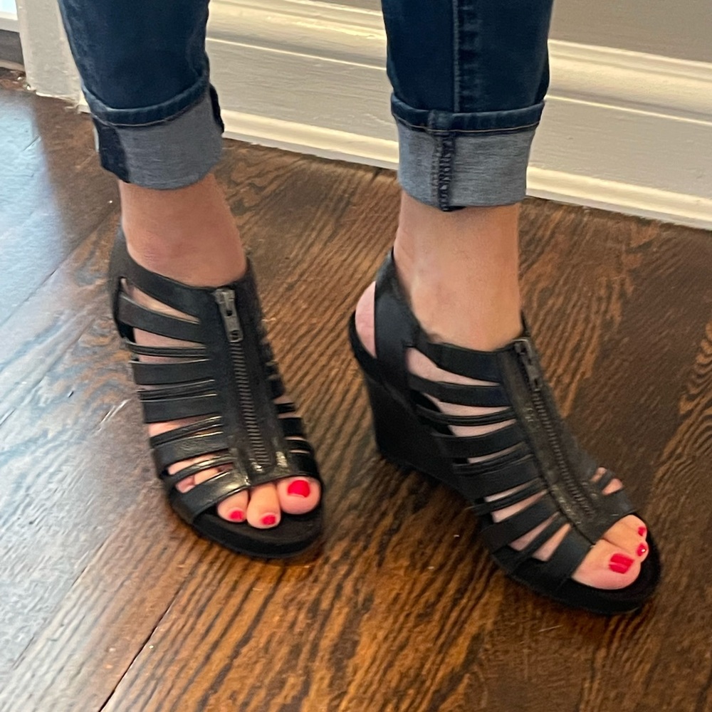 Never worn Aerosolea sandals